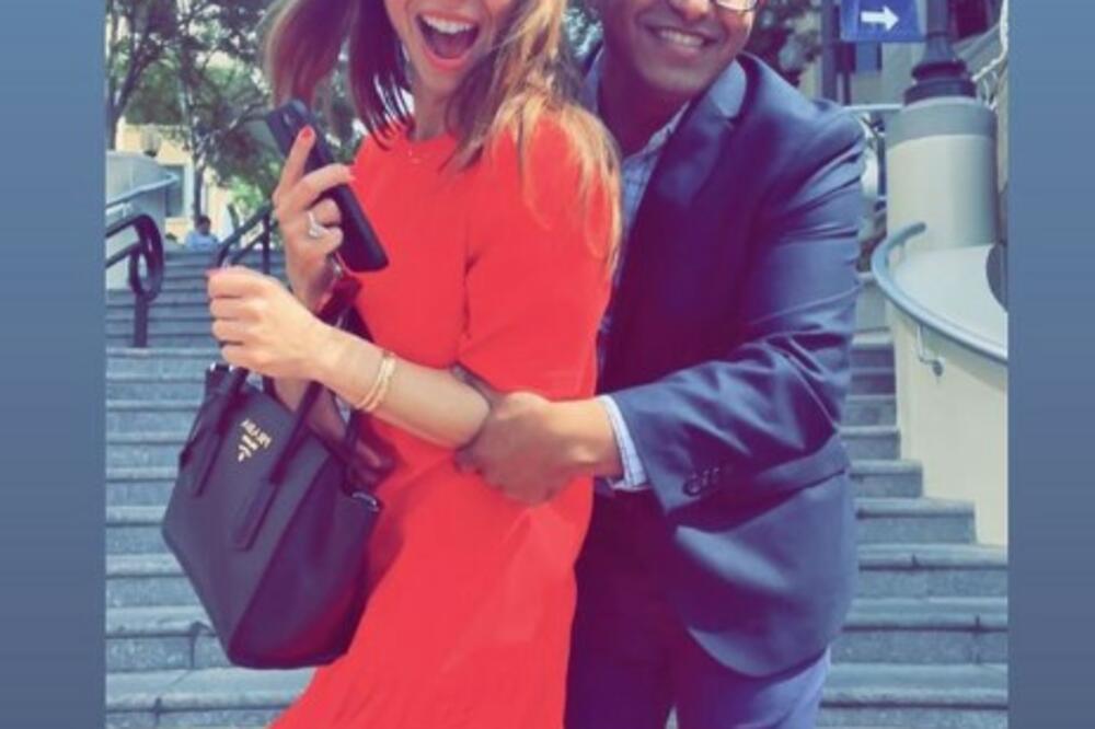 OGLASIO SE NAJBOLJI PRIJATELJ ANE VOLŠ: Poslao snažnu PORUKU, a evo gde ju je NAPISAO! (FOTO)