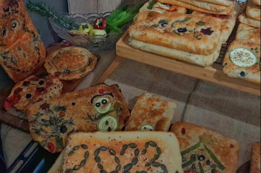 POČELO JE KAO HOBI, A IZRASLO U USPEŠAN BIZNIS: Danas cela Topola miriše na JELENINE FOKAČE (FOTO)