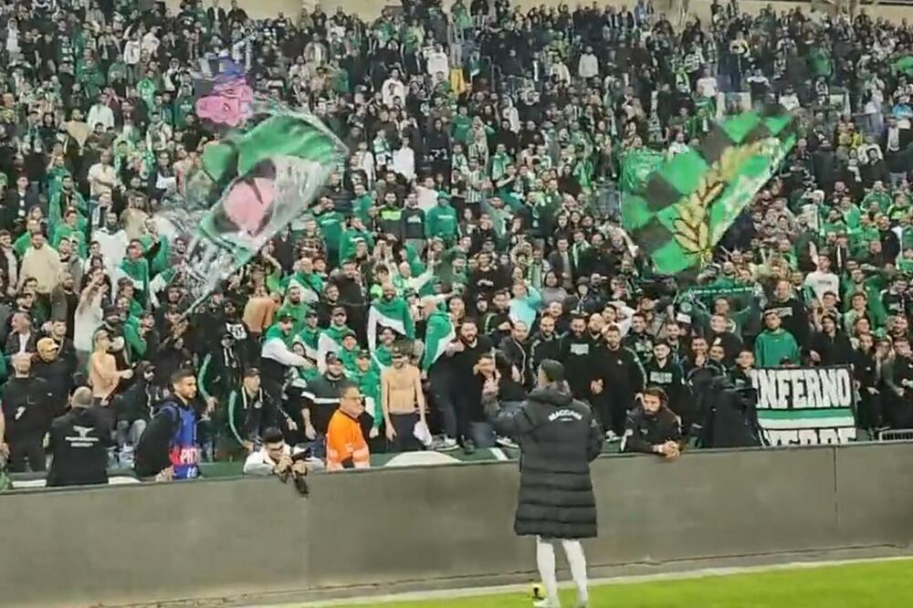 NAVIJAČI NATERALI NESUĐENO POJAČANJE PARTIZANA DA SKINE KOPAČKE! Ostao bos na terenu, a RAZLOG je tek ŠOK