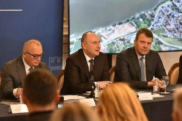 ISTORIJSKI MOMENAT ZA NOVI SAD: Predstavljeni projekti tri mosta