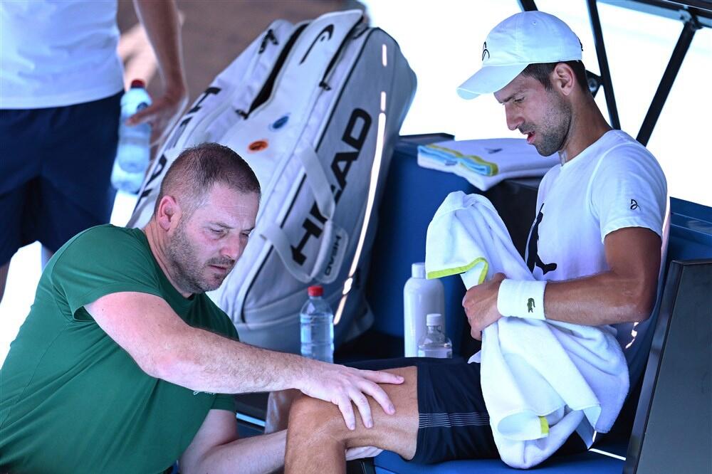 SAMO NE TO: Novak Đoković prekinuo trening sa Medvedevom zbog POVREDE! (FOTO/VIDEO)