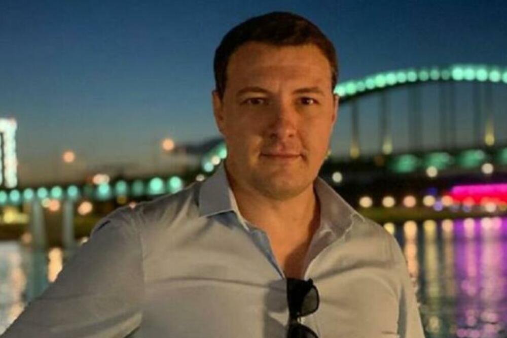 Gledate na ga Prvoj, a ne znate da živi u zamku! Sagradio vilu, ima tajnu sobu, a kralj Aleksandar mu krstio decu