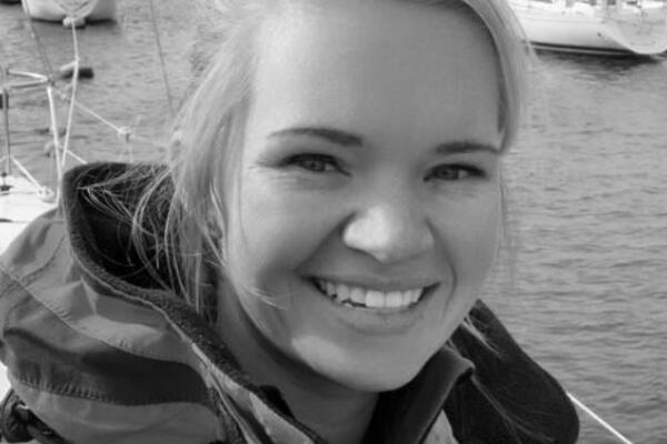 USPEŠNA MLADA BLOGERKA PREMINULA U PSIHIJATRIJSKOJ BOLNICI! Naručila OTROV preko interneta, nije joj bilo SPASA