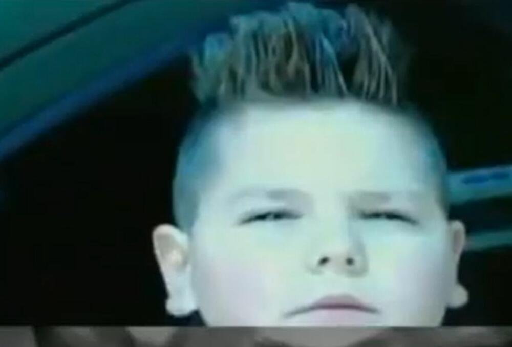 Jelenin brat Marko u njenom spotu za pesmu 'Samo za tvoje oči'