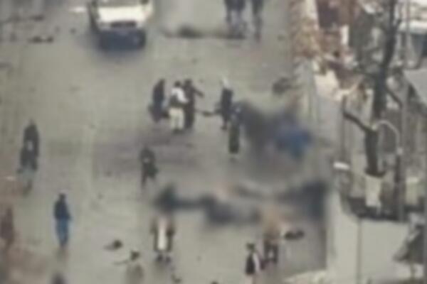 PRVE FOTOGRAFIJE SA MESTA EKSPLOZIJE U KABULU: Bombaš samoubica se RAZNEO, tela MRTVIH razbacana po ulici (FOTO)