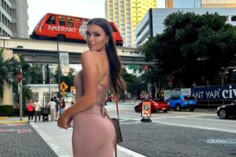 NAVIJAČI ODLEPILI ZA ZANOSNOM CRNKOM: Zaboravite na Diletu Leotu, ona je NAJLEPŠA NOVINARKA u svetu sporta! (FOTO)