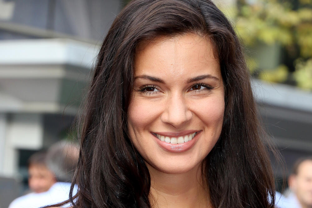 POGLEDAJTE KAKVOG FRAJERA JE DRAGANA KOSJERINA UPECALA: Voditeljka prvo bila njegov PACIJENT, desila se LJUBAV