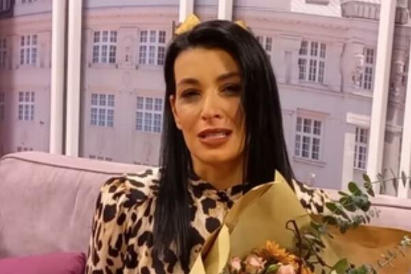 VODITELJKA JOVANA PEŠIĆ DALA OTKAZ I OTIŠLA IZ SRBIJE: Javnost iznenađena ODLUKOM, ovo su DETALJI