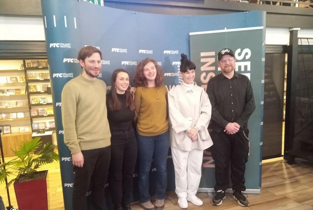 Konstrakta i članovi benda KOIKOI