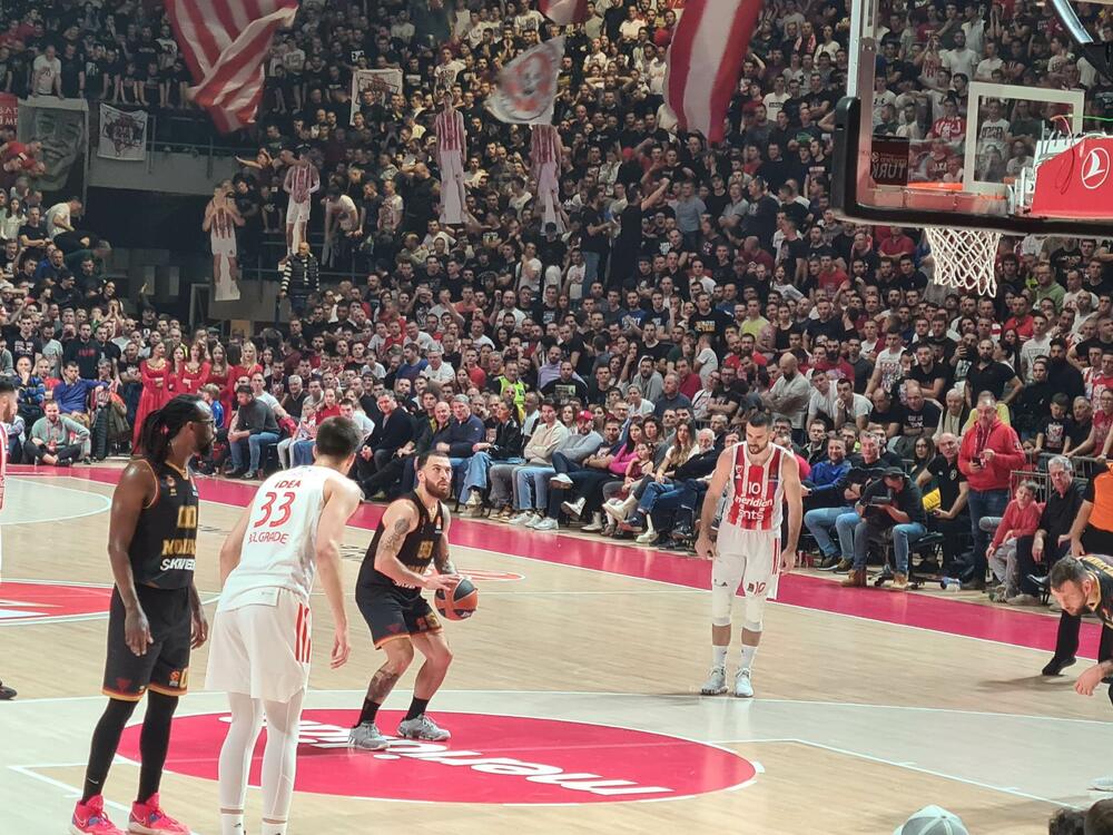 KK Crvena zvezda, KK Monako, Majk Džejms