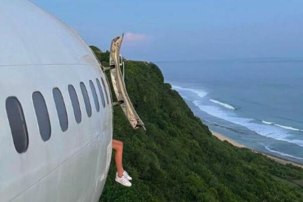 NAPUŠTENI AVION PRETVOREN U LUKSUZNU VILU: 1 detalj će vas OČARATI, a evo koliko košta noć u ovom RAJU NA ZEMLJI