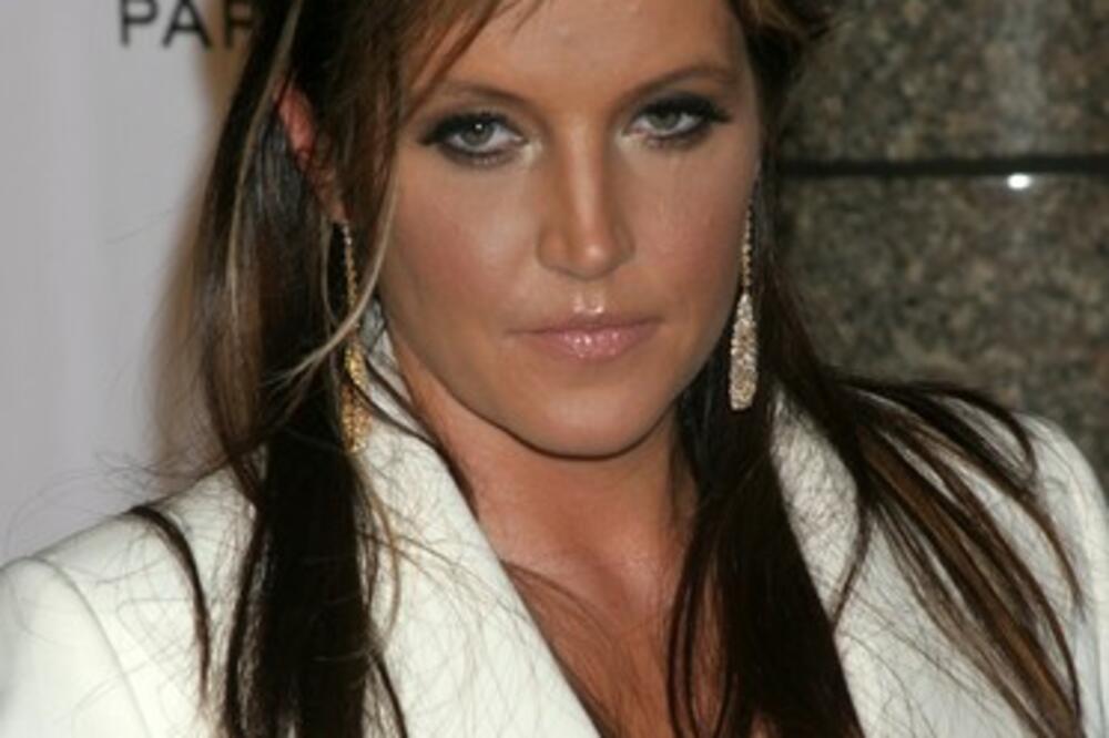 OVO JE ĆERKA KRALJA MUZIKE KOJA JE IZNENADA UMRLA: Ono što se desilo njenom SINU ledi KRV isplivali STRAŠNI DETALJI