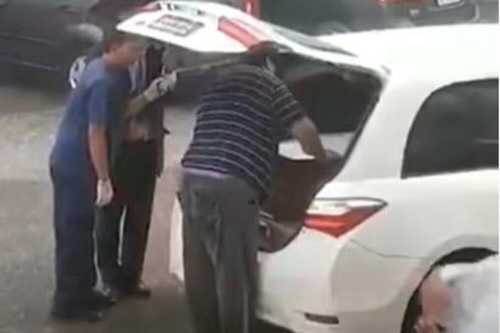 PREVOZILI TELO POKOJNICE DO GROBLJA PA ČULI UZNEMIRUJUĆI ZVUK: Ono što je USLEDILO ledi KRV u ŽILAMA (VIDEO)