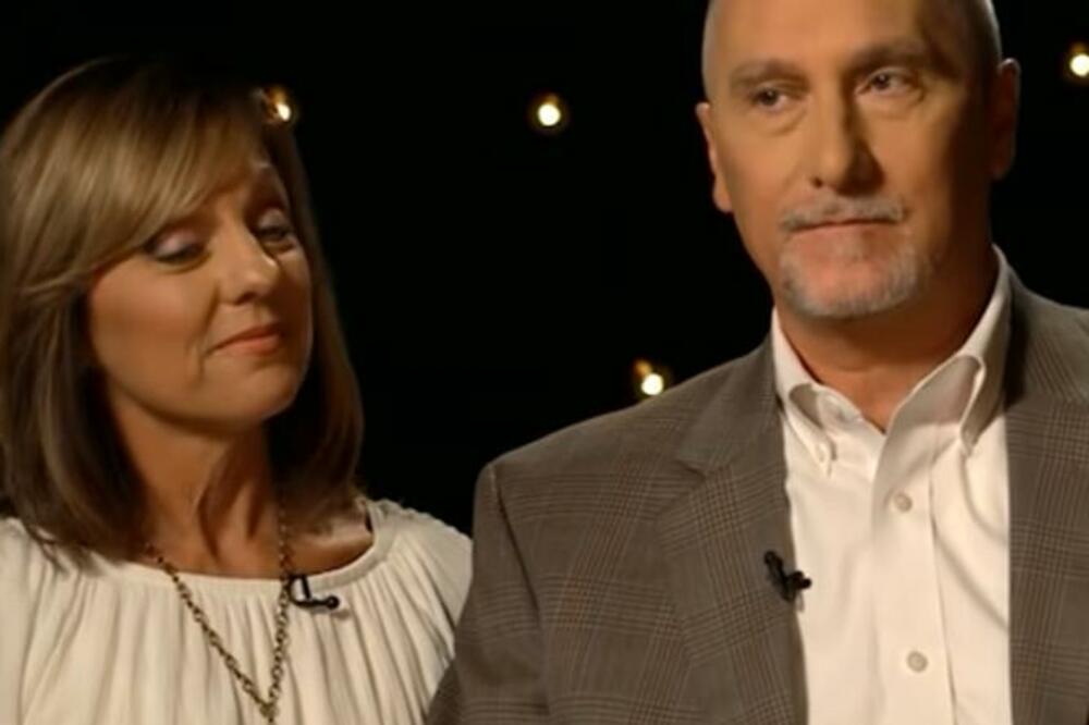 USVOJILI SU BEBU OSTAVLJENU U KARTONSKOJ KUTIJI: Kada je napunila 10 godina, desila se STVAR kojoj se NISU NADALI