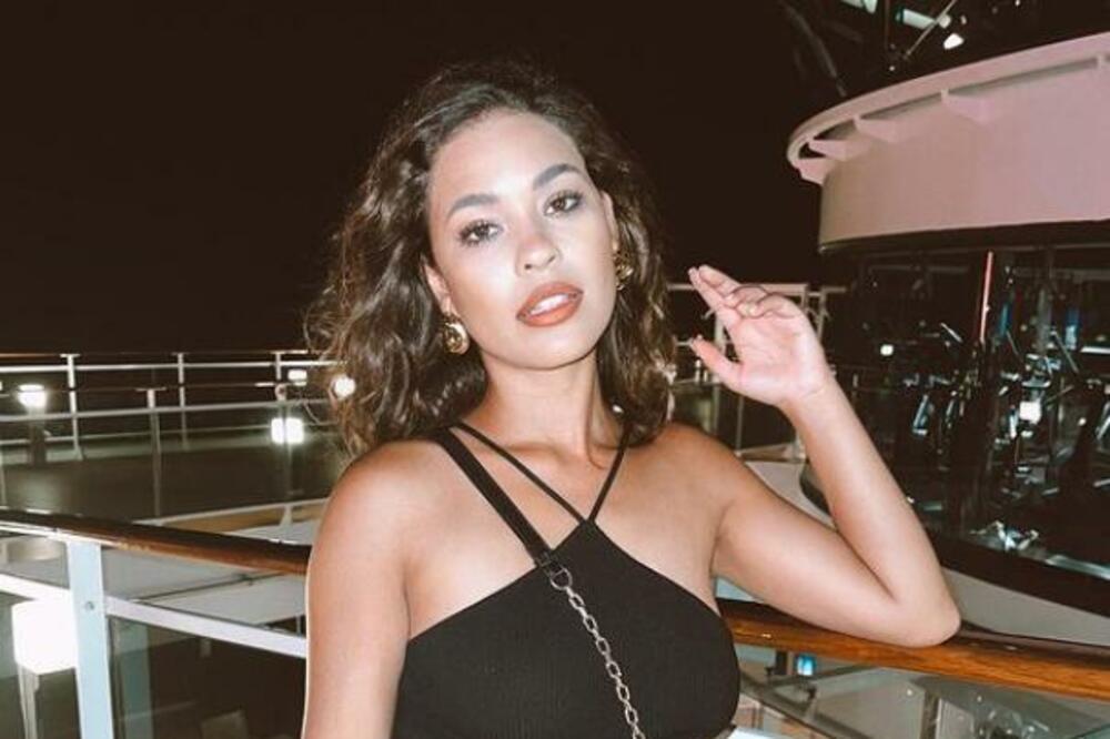 "U MUP-u su mi se smejali": Srpska snajka se pohvalila na TikToku, radovala se kao malo dete (VIDEO)