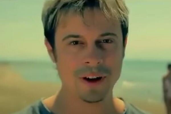 TADA JE SRBIJA PLAKALA: Naš pevač doživeo VELIKU TRAGEDIJU, poznati košarkaš mu USRMTIO DEVOJKU, evo o čemu je reč