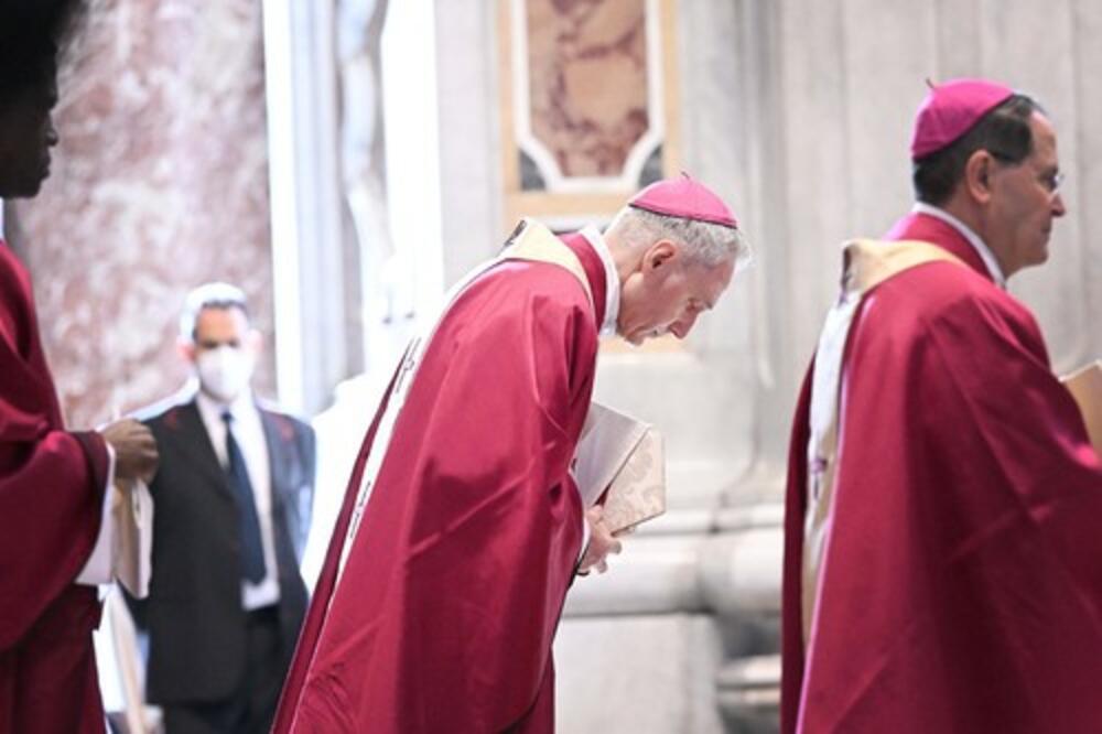 SAHRANJEN KONTROVERZNI KARDINAL U RIMU: Evo zbog čega je završio u zatvoru
