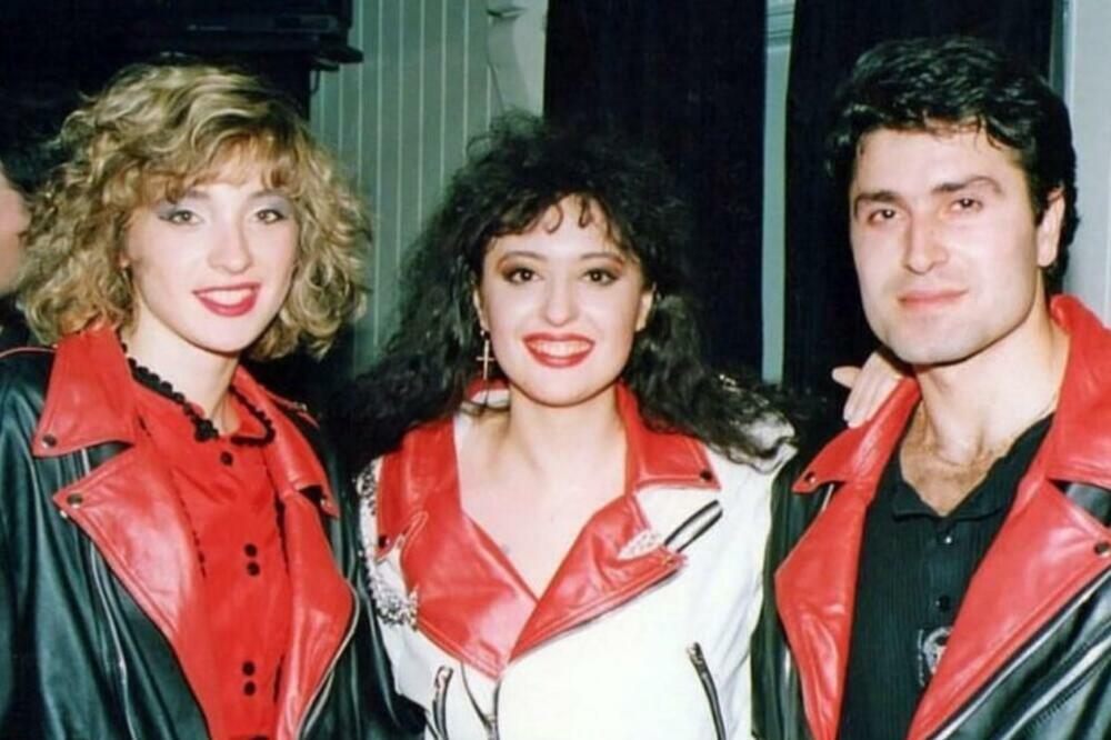 OTAC MU JE OVAKO U MLADOSTI IZGLEDAO, A ON JE JOŠ JAČI FRAJER: Ovo je SIN našeg USPEŠNOG PARA, ozbiljan DASA