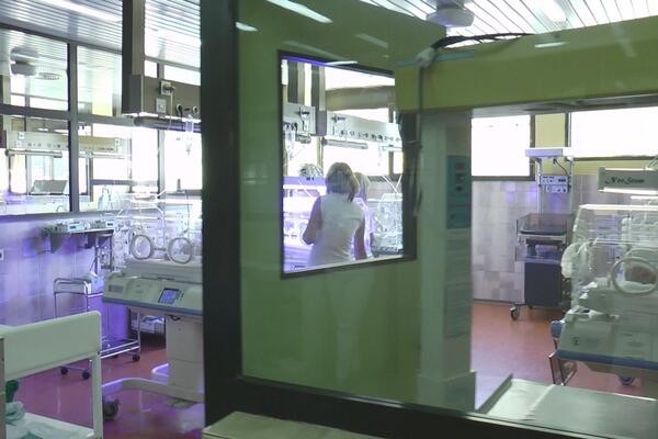 U BEOGRADU MAJKA I BEBA OD 4 MESECA ZARAŽENI MORBILAMA! Evo u kakvom su stanju