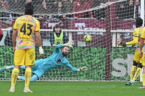 IZNENAĐUJUĆI PORAZ TORINA: Vanja nije uspeo da odbrani penal! (FOTO)