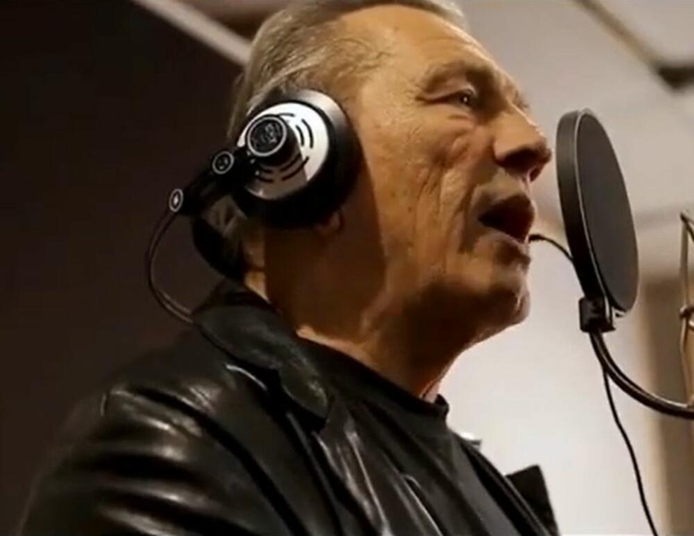 Otac Viktora Savića