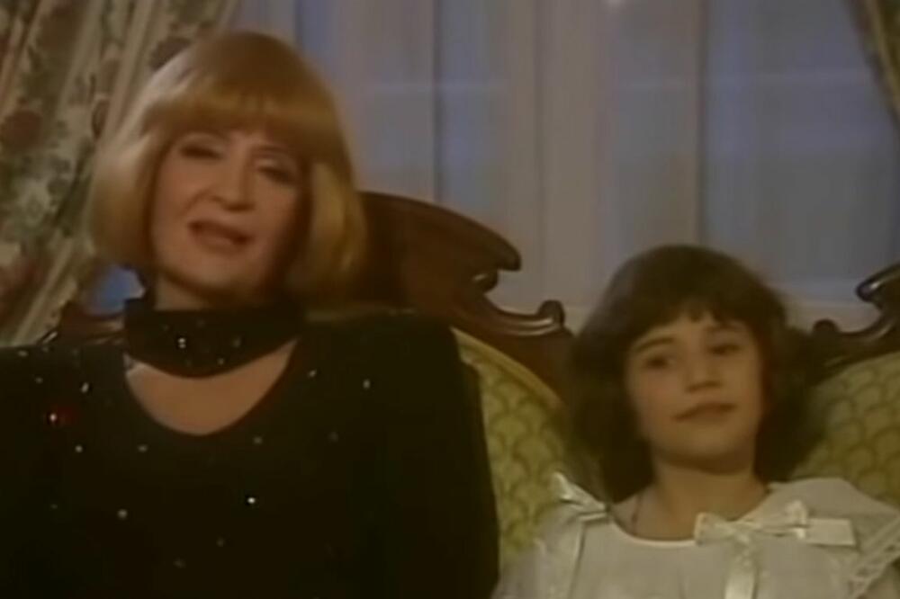 SVI JE ZNAMO KAO NASLEDNICU IZ SPOTA LEPE LUKIĆ: Predviđali su joj VELIKI USPEH, a evo ČIME SE DANAS BAVI