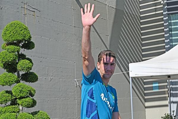 VLAHOVIĆ DO KRAJA JANUARA U PREMIJER LIGI? Velikan u problemu sa napadačima, Srbin rešenje (FOTO)