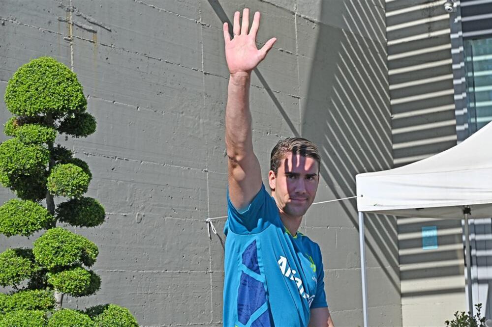 VLAHOVIĆ DO KRAJA JANUARA U PREMIJER LIGI? Velikan u problemu sa napadačima, Srbin rešenje (FOTO)