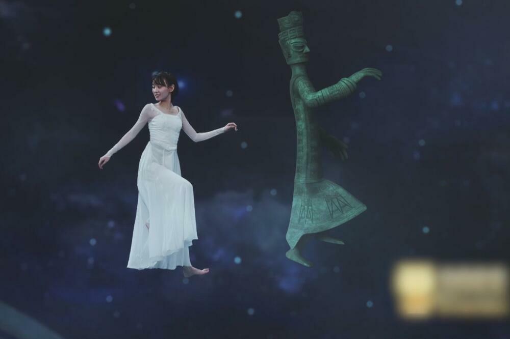 ZLATNA MASKA Kineska tradicionalna kultura na gali Praznika proleća (2) VIDEO