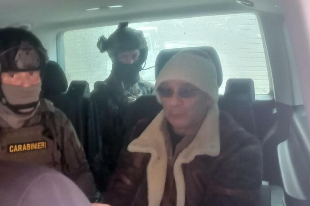 OVAKO JE UHAPŠEN OZLOGLAŠENI MAFIJAŠKI ŠEF: Upali dok je primao TERAPIJU, policajci se grlili u ODUŠEVLJENJU! VIDEO