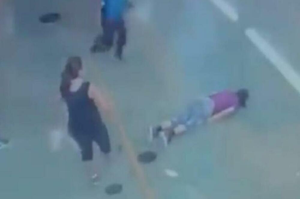 ŽENA UMRLA U TERETANI, RADILA ČUČNJEVE, DIZALA TEGOVE PA SE SAMO SRUŠILA: Kamere sve SNIMILE (VIDEO)