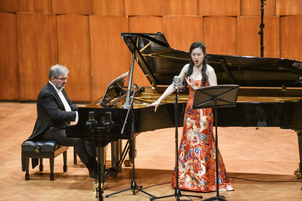 Doček Srpske nove godine uz China stage koncert u 20h u Novosadskom pozorištu