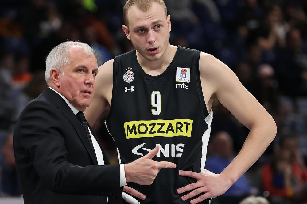 PUKLA STOTKA U ARENI: Simultanka Alena Smailagića protiv MZT-a, crno-beli bili i više nego ubedljivi!