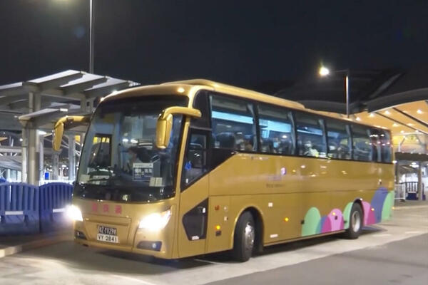 Broj dnevnih kopnenih prolazaka putnika između Hongkonga i kopnenog dela zemlje će se povećati na 65.000! VIDEO