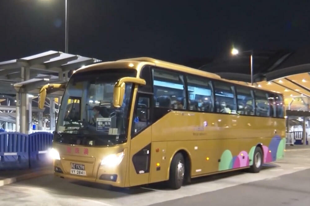 Broj dnevnih kopnenih prolazaka putnika između Hongkonga i kopnenog dela zemlje će se povećati na 65.000! VIDEO