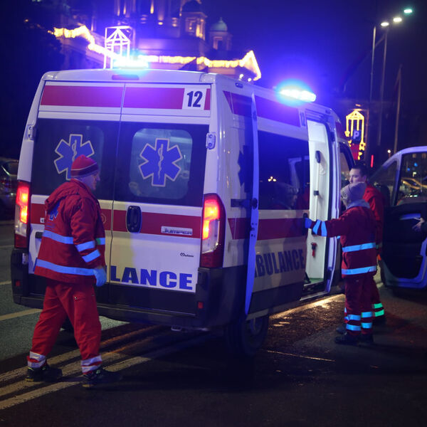 Užas na Kalemegdanu! Dve devojke pronađene u besvesnom stanju na travi