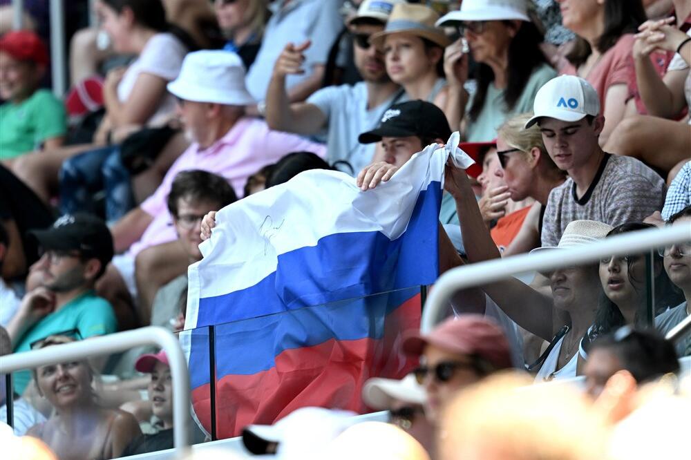NE MOŽE BEZ POLITIKE U SPORTU! Teniski savez Australije doneo DRASTIČNU odluku zbog zastave Rusije na tribinama