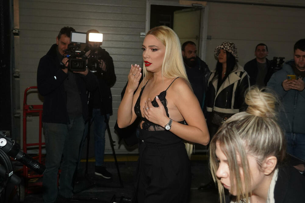 "ON SLABO DOLAZI, IMAJU DOGOVOR, PRIČA SE DA...": Milica Todorović napustila STAN, a evo šta je sa OCEM DETETA!