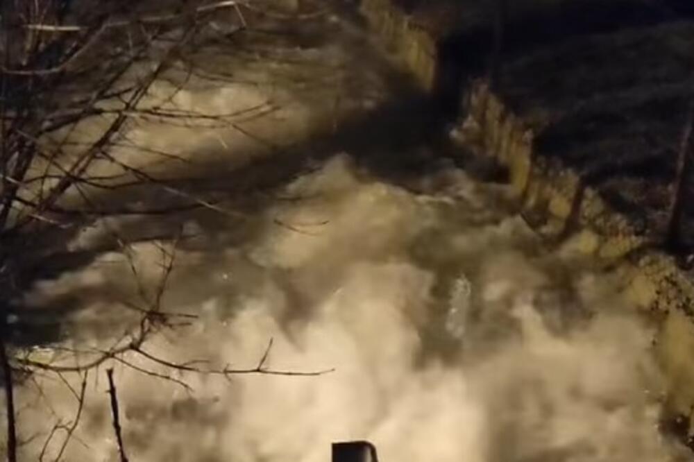 UŽASNO NEVREME U HERCEGOVINI: U Trebinju JAK VETAR, u Gacku POPLAVE I ODRONI (FOTO) (VIDEO)