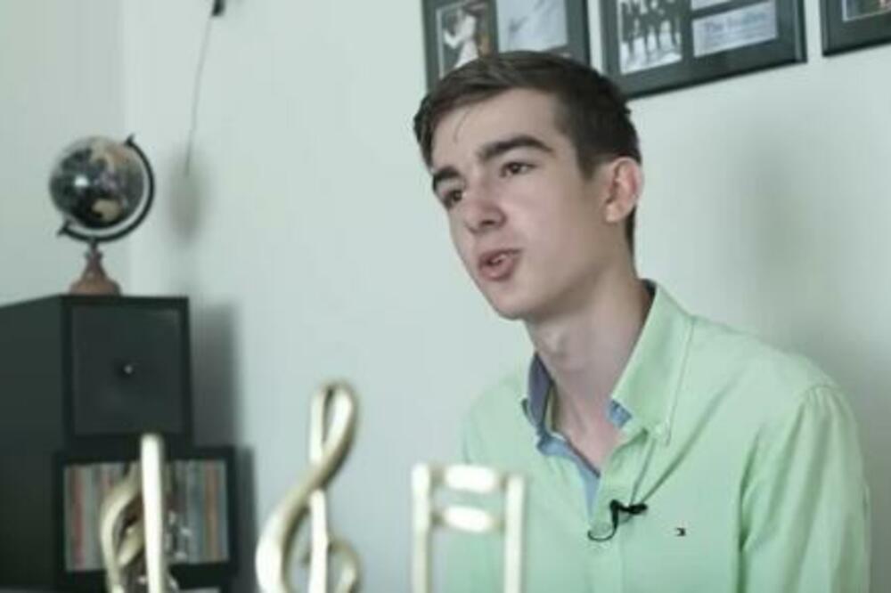 PEVAO U BEČKIM DEČACIMA, A SAD MU SE SMEŠI SVETSKA KARIJERA: Mark Bles (15) nije zaboravio ODAKLE JE POTEKAO