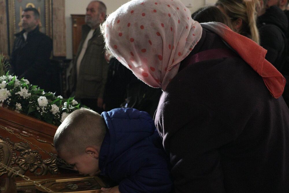 Vernici ljube ikone/ ilustracija