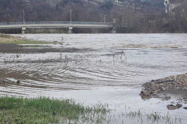 MEŠTANI TVRDE DA OVO NE SLUTI NA DOBRO: Jeziva scena kod Priboja nakon povlačenja NABUJALE REKE! (FOTO)