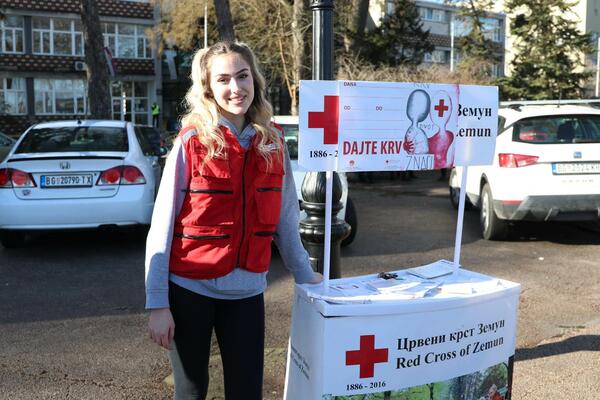 VOLONTERKE CRVENOG KRSTA POZIVAJU GRAĐANE DA POKAŽU HUMANOST: Dajte krv za IVANA (34) koji boluje od leukemije