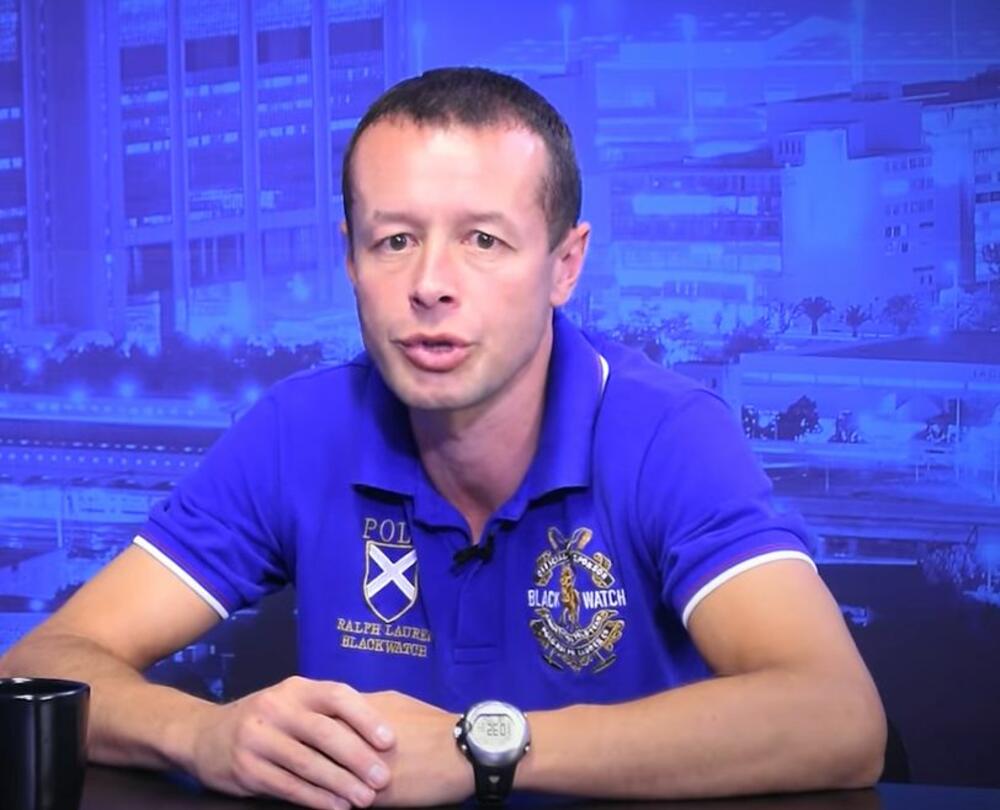 Dr Igi, Igor Todorović