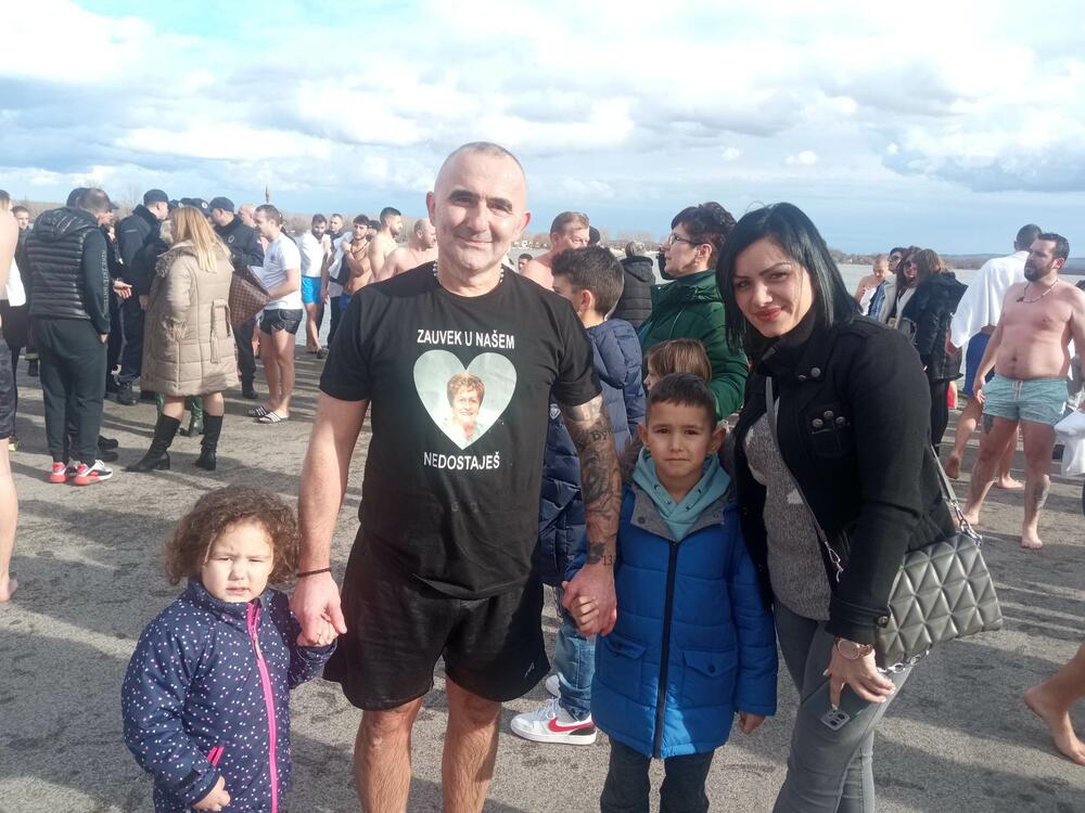 Zoran Šorak sa porodicom