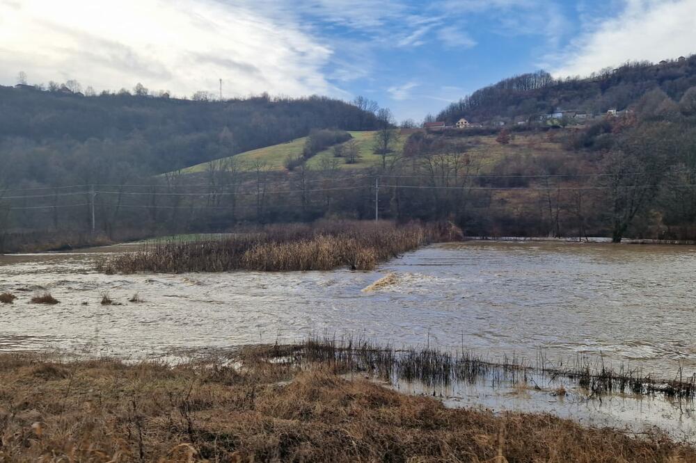 IZLILA SE RASINA: Poplavljeno omiljeno ŠETALIŠTE u Kruševcu!