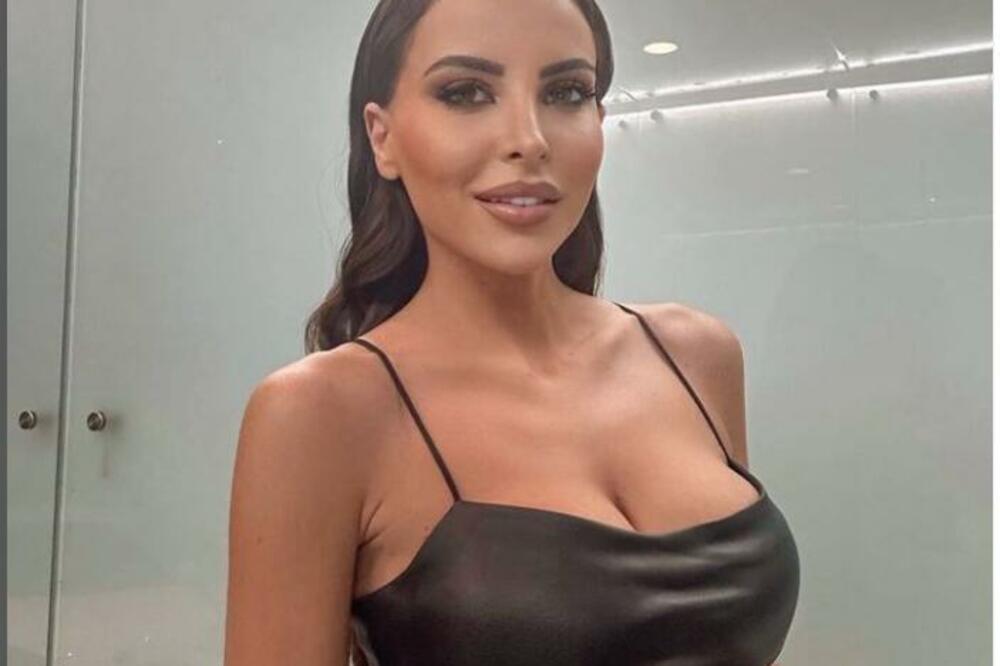 ZAR OVAKO OBUČENA DA IZAĐE NA ULICU? Izdanje od kojeg staje srce, više OTKRIVA NEGO ŠTO POKRIVA, da nije PREVIŠE?!