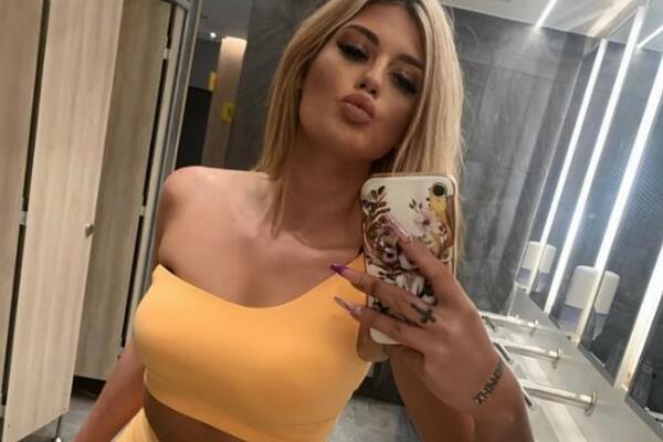 VOZAČICA TRAMVAJA PUCA KAKO IZGLEDA: Iva (24) je bomba živa, ljudi kad uđu gledaju joj u jednu tačku (FOTO)