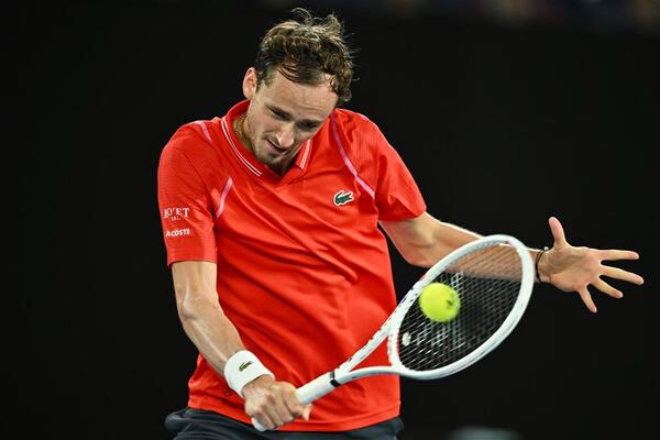 SUDAR TITANA PRIPAO MEDVEDEVU! Rus po treći put koban za Marija - druga titula u sezoni! (VIDEO)