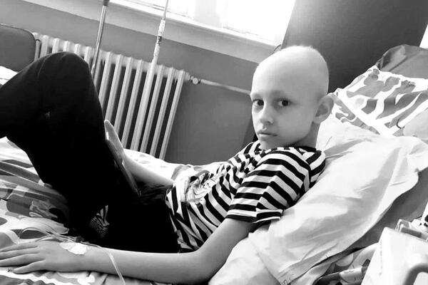 SRBIJA JE IZGUBILA VELIKU ŽIVOTNU BITKU! PREMINUO MALI HEROJ UROŠ (10): Porodica saopštila tužnu vest